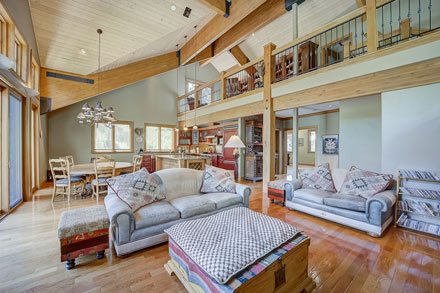 9825 Sugarplum living rm diningrm
